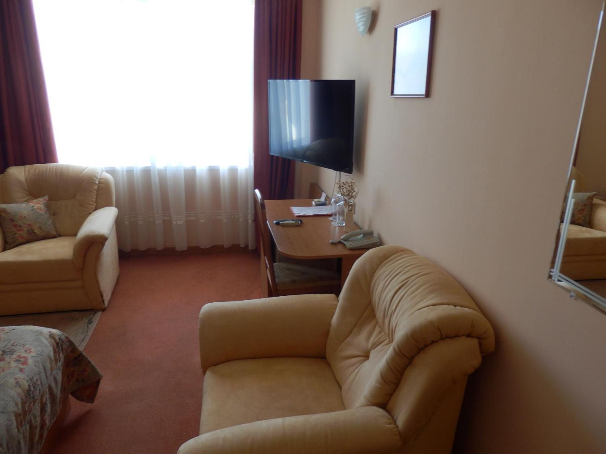 Семеен Хотел Роза Kazanlŭk Quarto foto